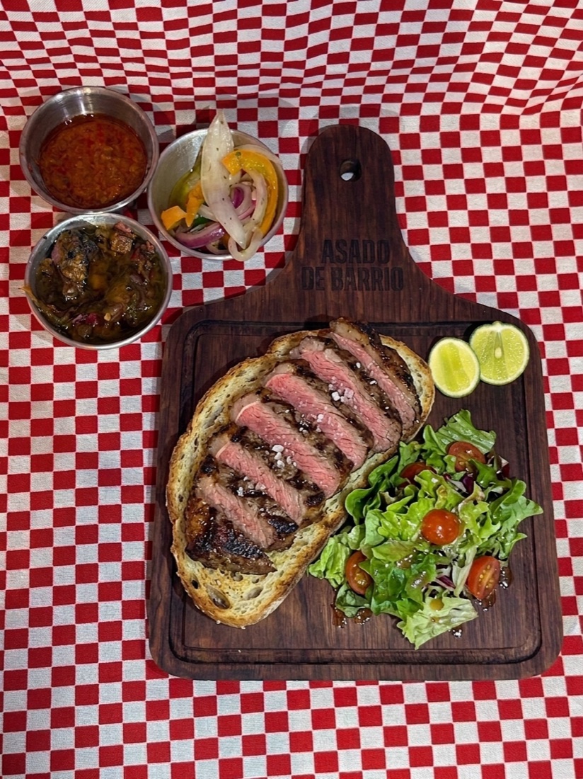 Corte picaña 250 gr. Con pan y ensalada