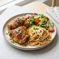 Muslos Asados con Espagueti y Ensalada