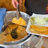 TACOS AL VAPOR CON QUESO ESPOLVOREADO